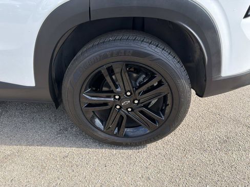 Used 2024 Chevrolet Trax ACTIV w/ Sunroof Package FWD image 6