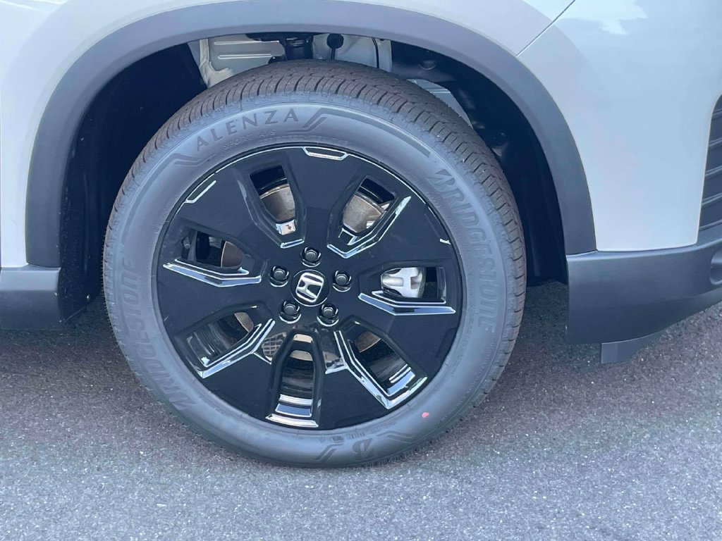 New 2026 Honda Pilot Black Edition image 8