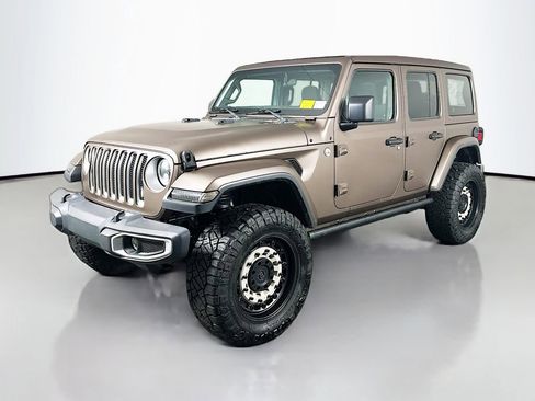 Used 2018 Jeep Wrangler Unlimited Sahara image 3