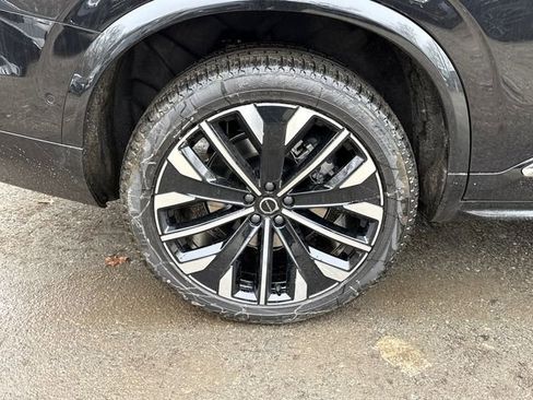 New 2026 Volvo XC90 T8 Plus w/ Protection Package Premier AWD/4WD image 8