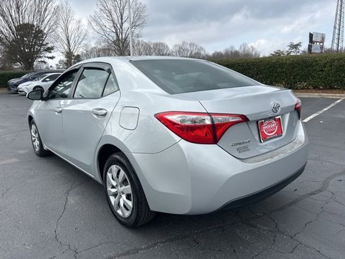 Used 2015 Toyota Corolla LE image 7