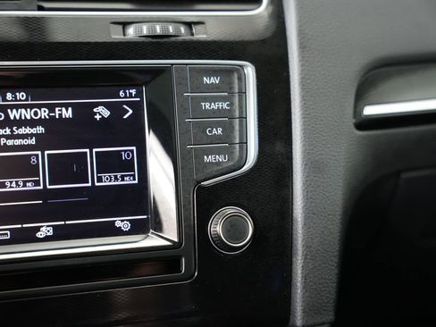 Used 2015 Volkswagen GTI SE FWD image 21