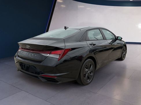 Used 2022 Hyundai Elantra SEL w/ Convenience Package image 5