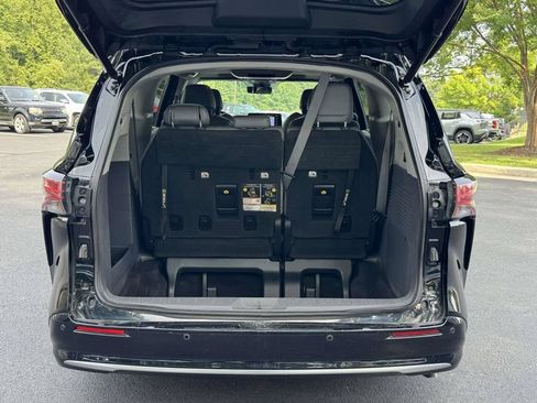 Used 2021 Toyota Sienna Limited FWD image 16