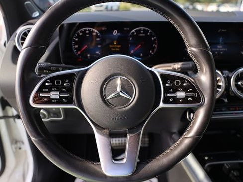 Used 2022 Mercedes-Benz GLA 250 4MATIC image 17