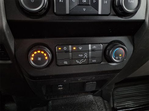 Used 2020 Ford F250 XL w/ Power Equipment Group image 10