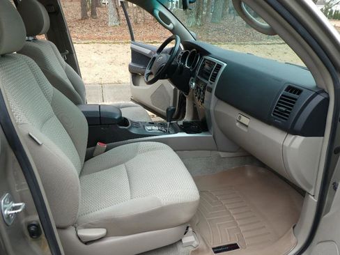 Used 2009 Toyota 4Runner SR5 image 8