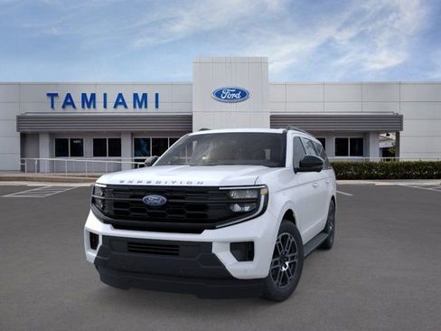 New 2025 Ford Expedition Active RWD image 2