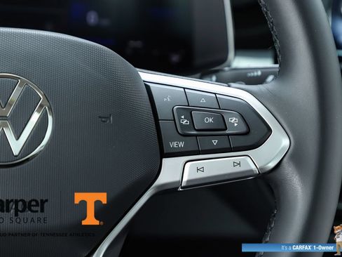 Used 2025 Volkswagen Jetta SE w/ Sunroof Package FWD image 22