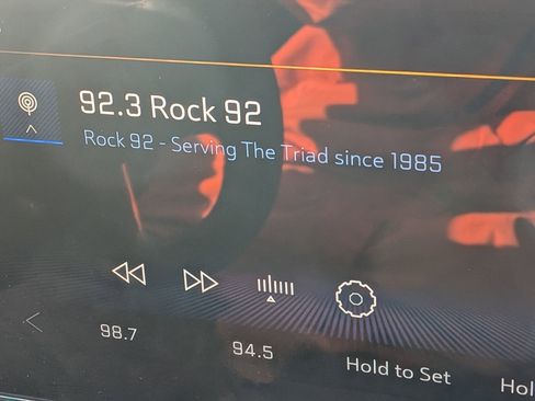 Certified 2025 Chevrolet Trax LT w/ LT Convenience Package image 27