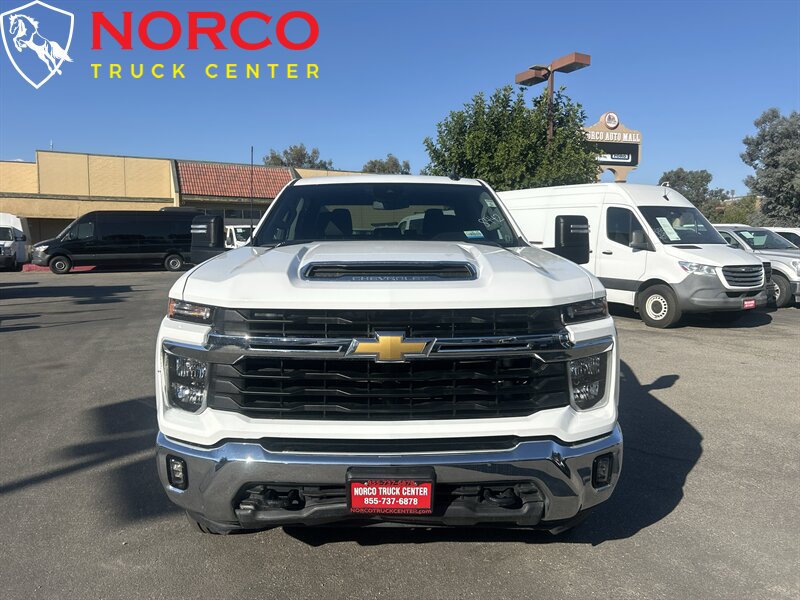 Used 2025 Chevrolet Silverado 2500 LT w/ Convenience Package AWD/4WD image 3