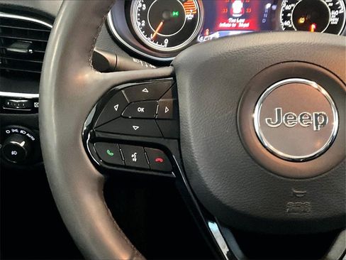 Used 2023 Jeep Cherokee Altitude Lux image 23