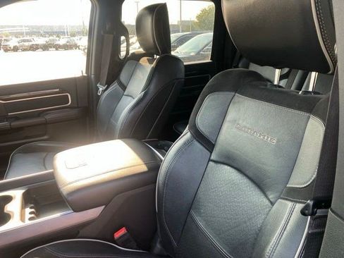 Used 2020 RAM 2500 Laramie w/ Night Edition AWD/4WD image 13