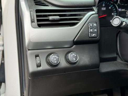 Used 2016 Chevrolet Tahoe LTZ AWD/4WD image 12