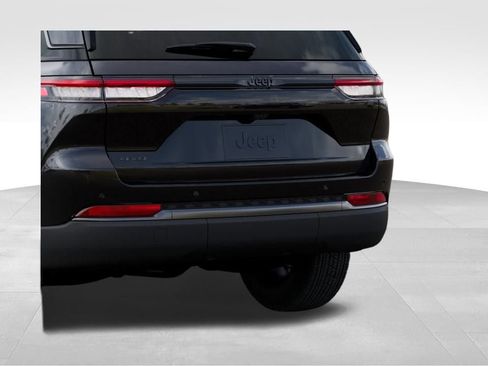New 2026 Jeep Grand Cherokee Altitude AWD/4WD image 14