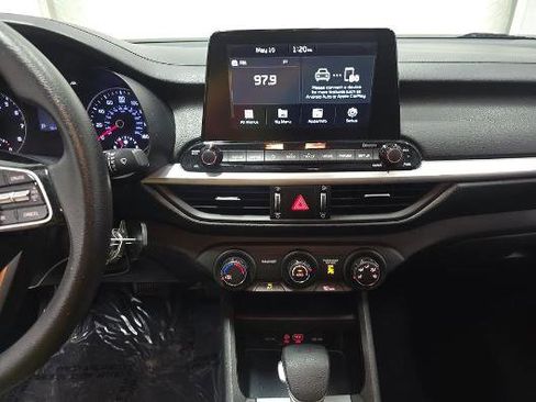 Used 2020 Kia Forte LXS FWD image 4