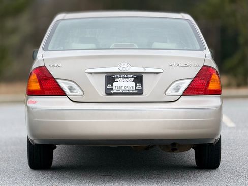 Used 2000 Toyota Avalon XL image 5