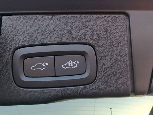 Used 2023 Volvo XC60 B5 Plus image 51