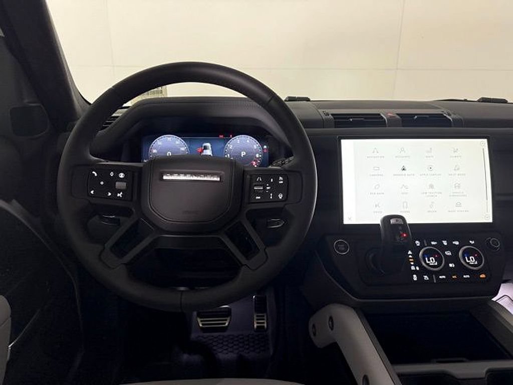 New 2026 Land Rover Defender 110 V8 AWD/4WD image 32