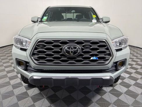 Used 2022 Toyota Tacoma TRD Off-Road w/ Technology Package image 12