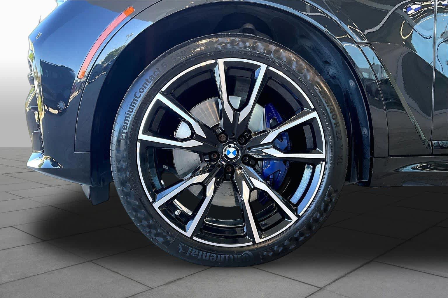 Used 2022 BMW X7 xDrive40i w/ M Sport Package AWD/4WD image 10