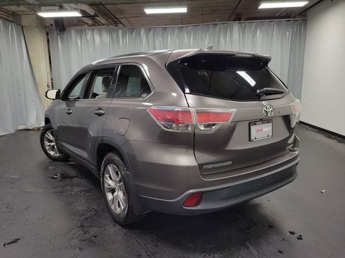 Used 2014 Toyota Highlander XLE AWD/4WD image 6
