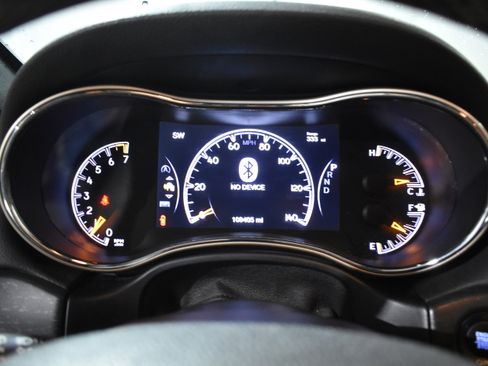 Used 2017 Jeep Grand Cherokee Limited w/ Luxury Group II image 15