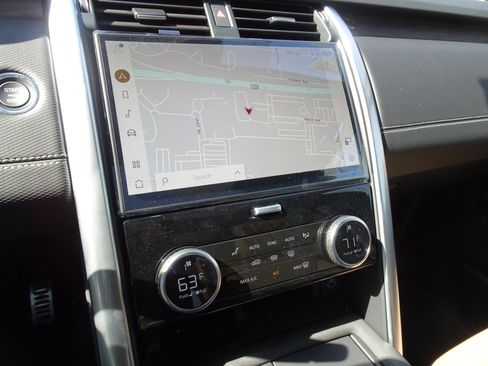 New 2025 Land Rover Discovery Dynamic SE image 25