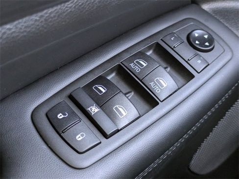 Used 2021 Jeep Grand Cherokee Laredo X image 27