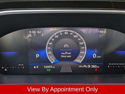 Used 2025 Volkswagen Taos SE AWD/4WD image 16