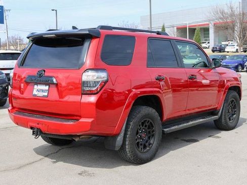 Used 2021 Toyota 4Runner Venture w/ Moonroof Package image 3