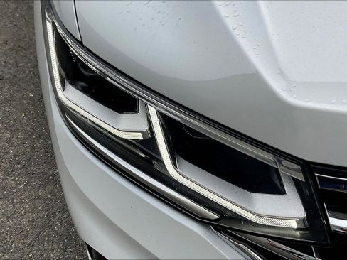 Certified 2024 Volkswagen Tiguan SEL R-Line image 27