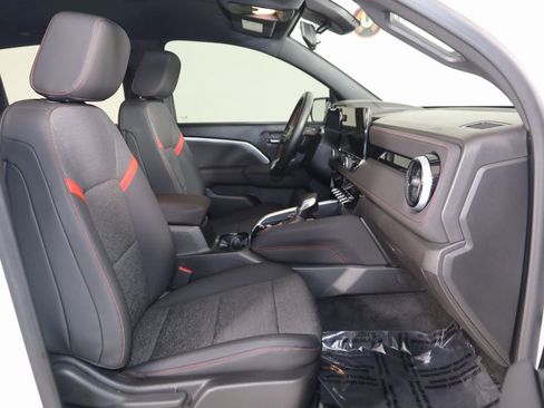 Used 2023 Chevrolet Colorado Z71 image 11