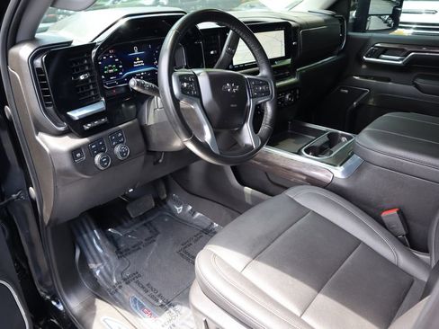 Used 2024 Chevrolet Silverado 2500 LTZ w/ LTZ Plus Package image 8