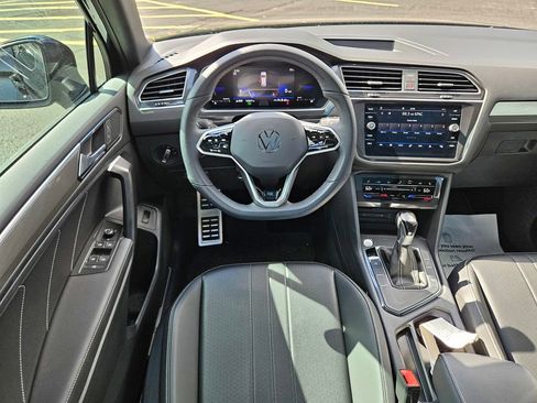 Used 2024 Volkswagen Tiguan SE R-Line w/ MDO Package, Three-Row FWD image 12