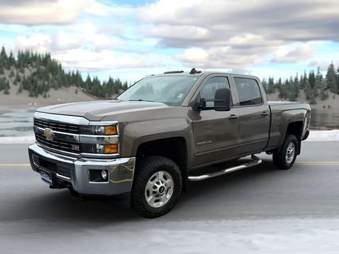 Used 2015 Chevrolet Silverado 2500 LT w/ LT Convenience Package AWD/4WD image 7