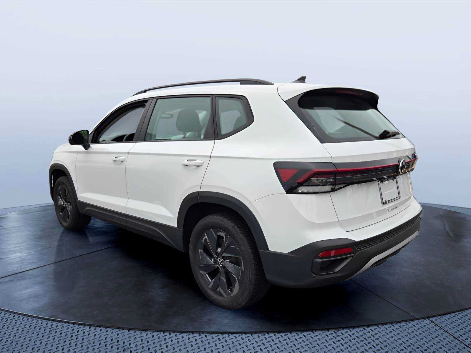 Used 2026 Volkswagen Taos S FWD image 5