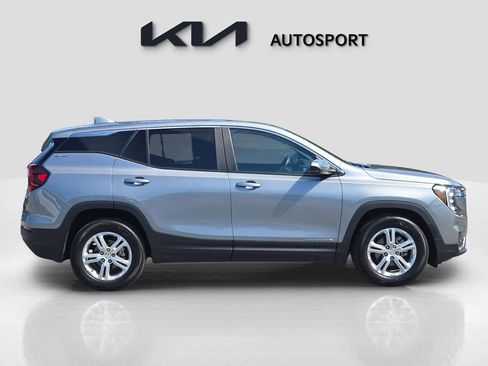 Used 2024 GMC Terrain SLE image 7