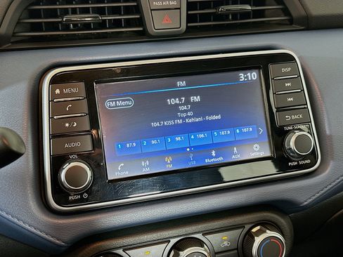 Used 2025 Nissan Versa SV FWD image 19