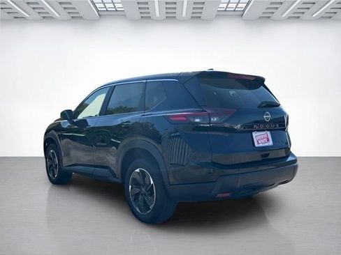Used 2024 Nissan Rogue SV image 6