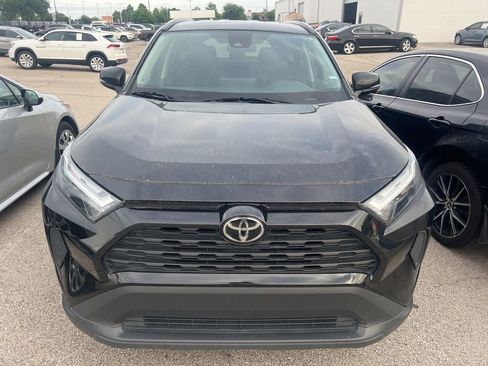 Used 2024 Toyota RAV4 XLE FWD image 2