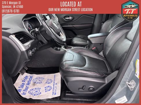 Used 2014 Jeep Cherokee Trailhawk w/ Comfort/Convenience Group AWD/4WD image 36