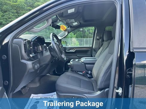 Used 2025 Chevrolet Silverado 1500 LT AWD/4WD image 13