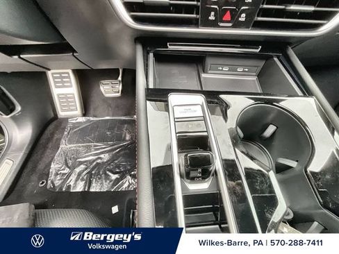 Used 2024 Volkswagen Atlas Peak Edition SEL AWD/4WD image 15