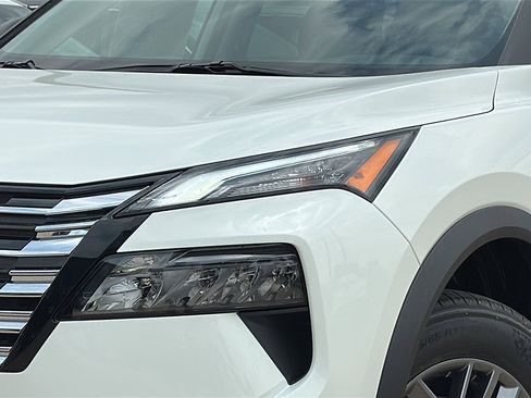 New 2026 Nissan Rogue S image 4