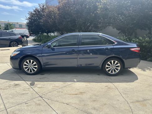 Used 2014 Toyota Camry SE FWD image 9