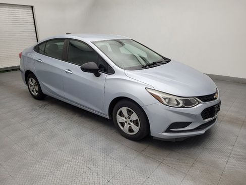 Used 2018 Chevrolet Cruze LS FWD image 11