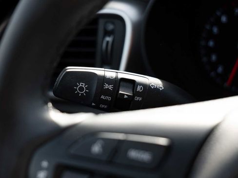 Used 2018 Kia Sorento SX image 18