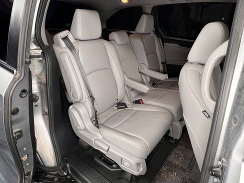 Used 2023 Honda Odyssey Touring image 10
