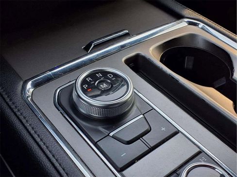 Used 2021 Ford Expedition XLT image 18